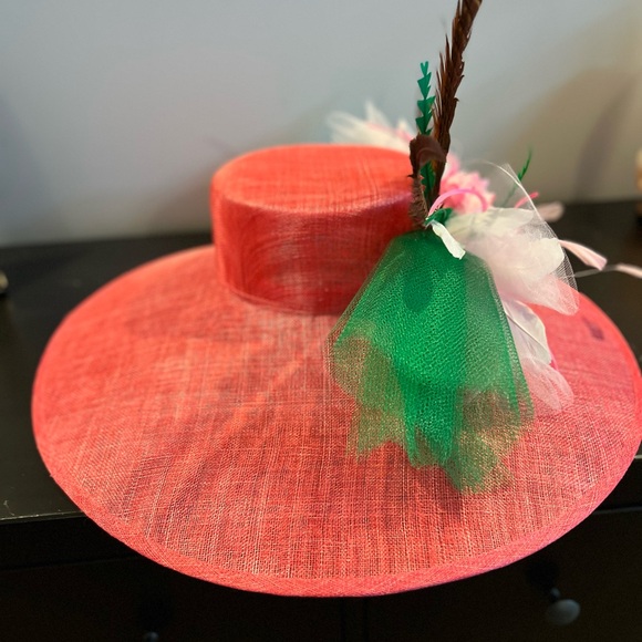 Derby hat ๐ - Picture 3 of 5